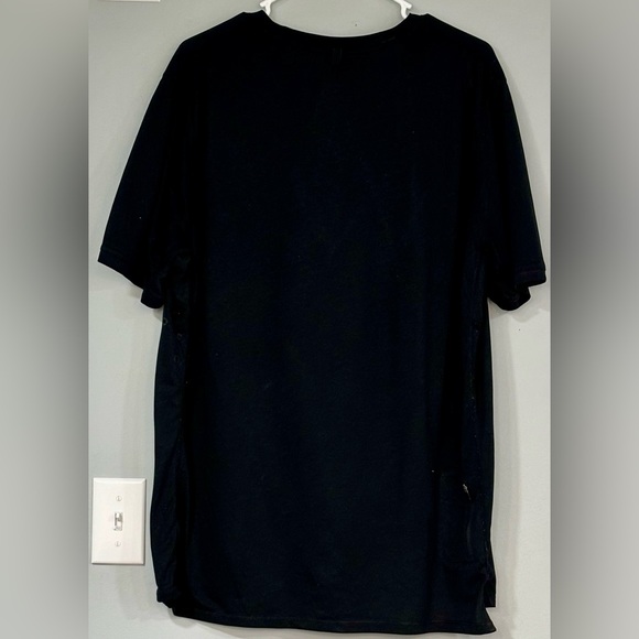NIKE Dri-Fit Black XL Workout Tee with Pocket for Key - Picture 2 of 5